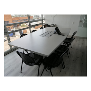 Sala de Juntas para cómodas reuniones. Fabricada en aglomerado